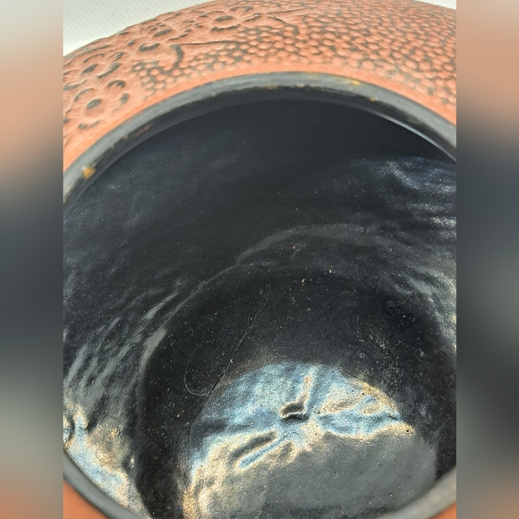 Cast Iron Japanese Tea Pot Tea Kettle, Cast Iron, 4 tea cups and 4 cup saucers. - Picture 9 of 16